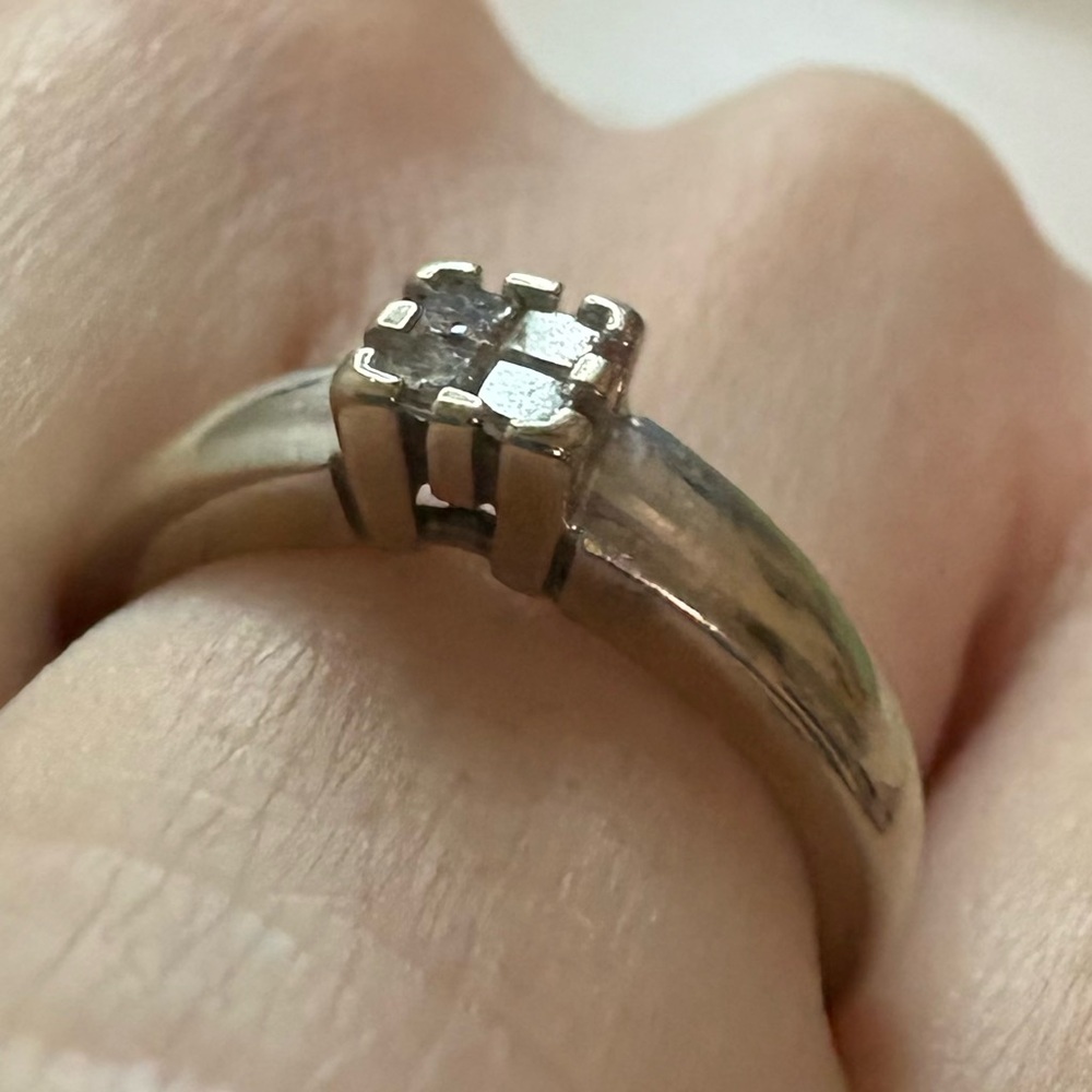 14k White gold and real diamond engagement ring size 5